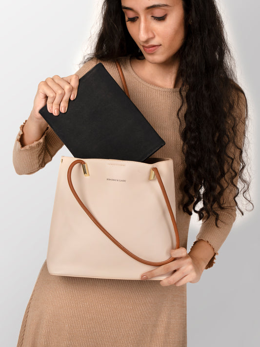 Women cream solid shoulder bag