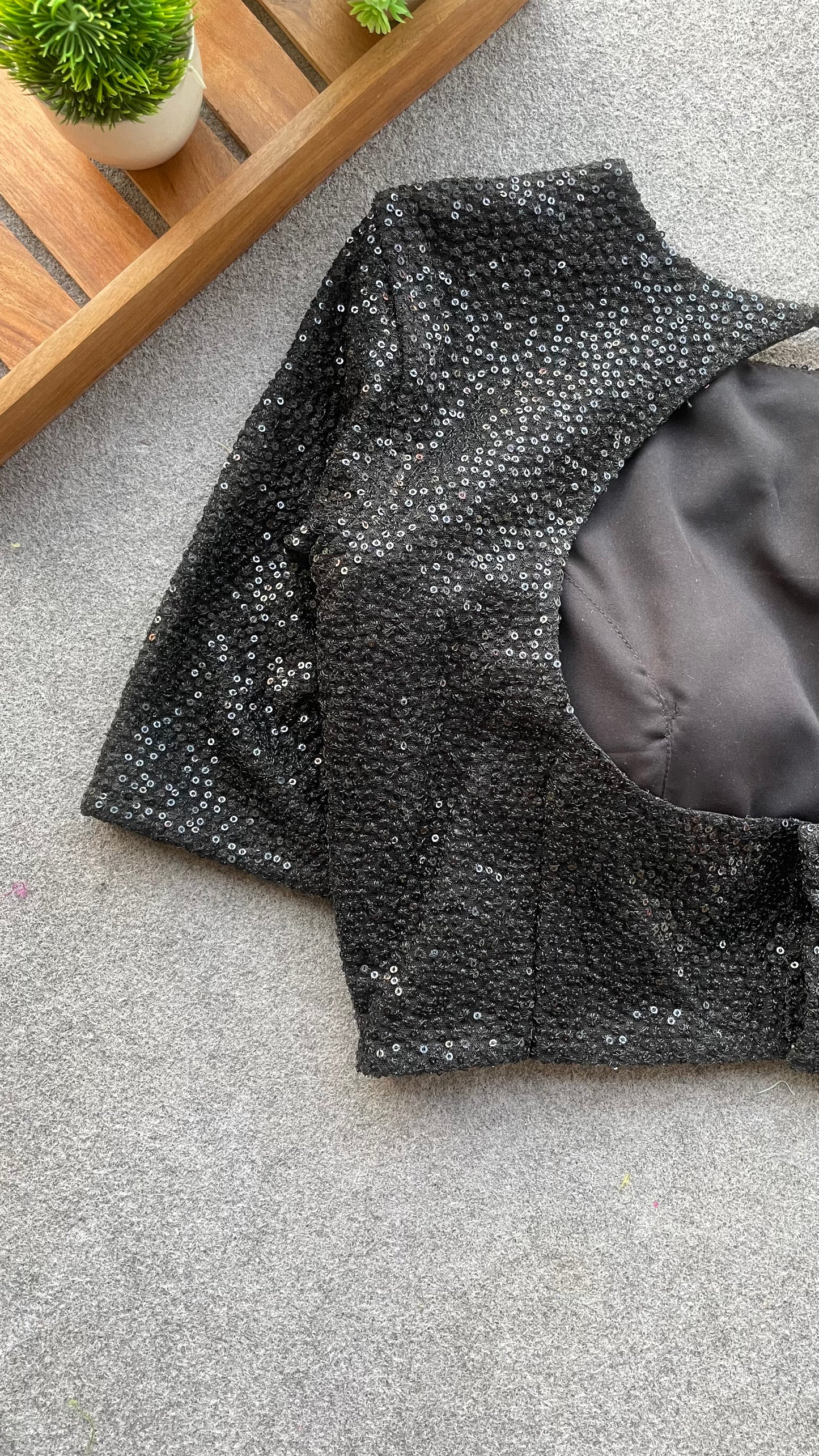 Black sequins embroidery blouse