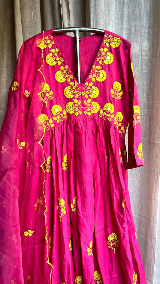 Pink cotton embroidery worked 3 piece kurti suit