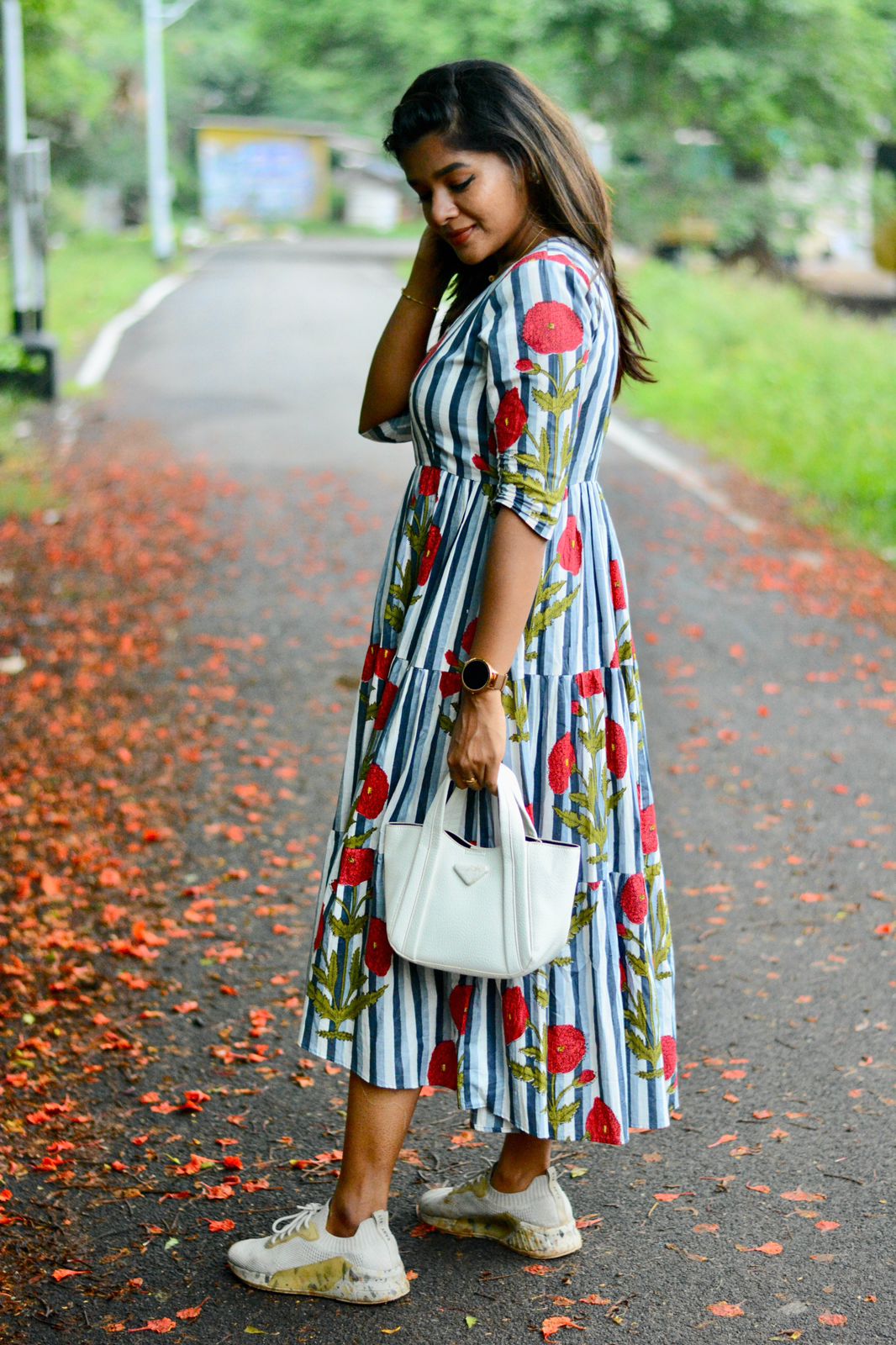 Grey & white floral printed 3 layered cotton kurti top