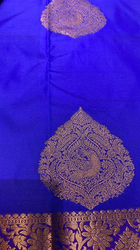 Pepsi blue and red silk saree with blouse - Threads