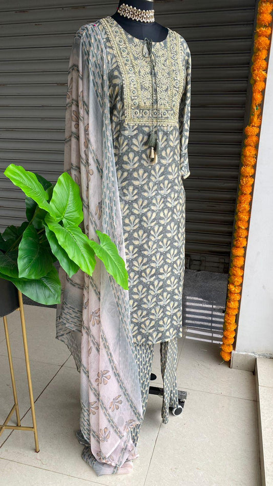 Grey Floral muslin hand worked embroidery 3 piece kurti set - Threads