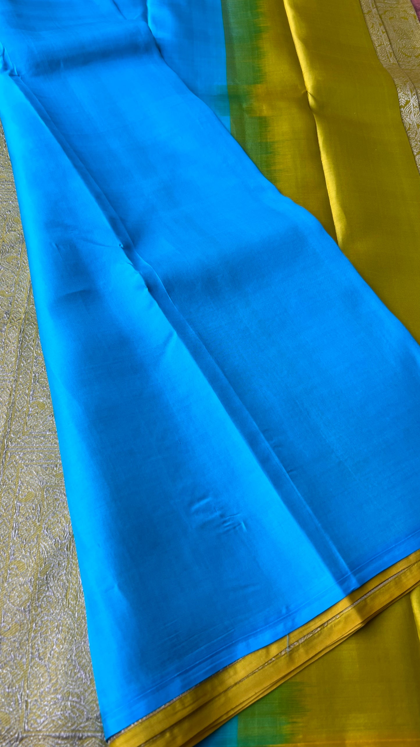 Lime silver kanjivaram silk saree with blouse - Threads