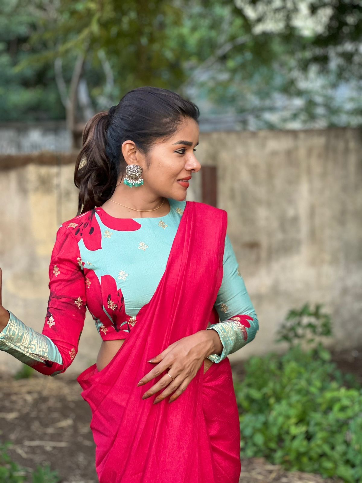 Pink marble silk saree with  embroidery blouseq