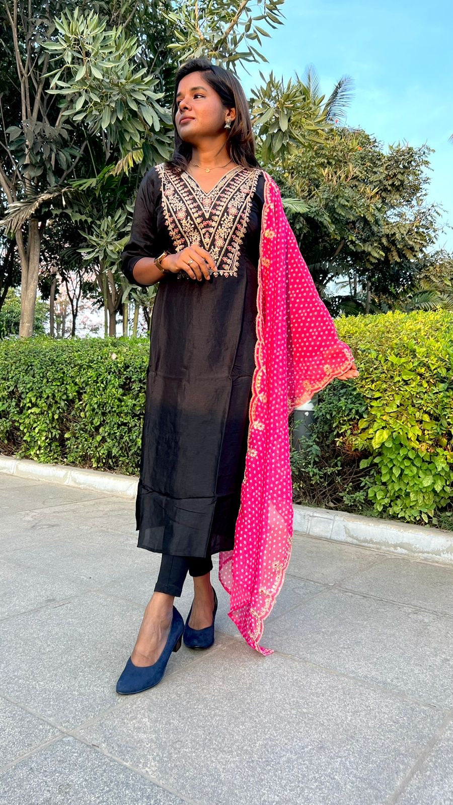 Black silk embroidery 3 piece kurti suit