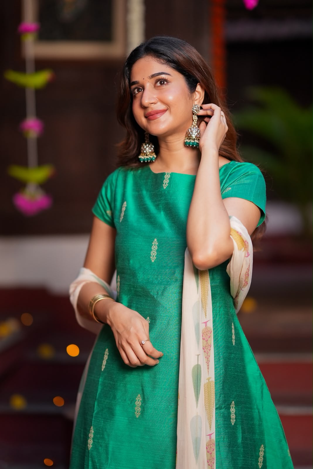 Green paisley zari woven kurti