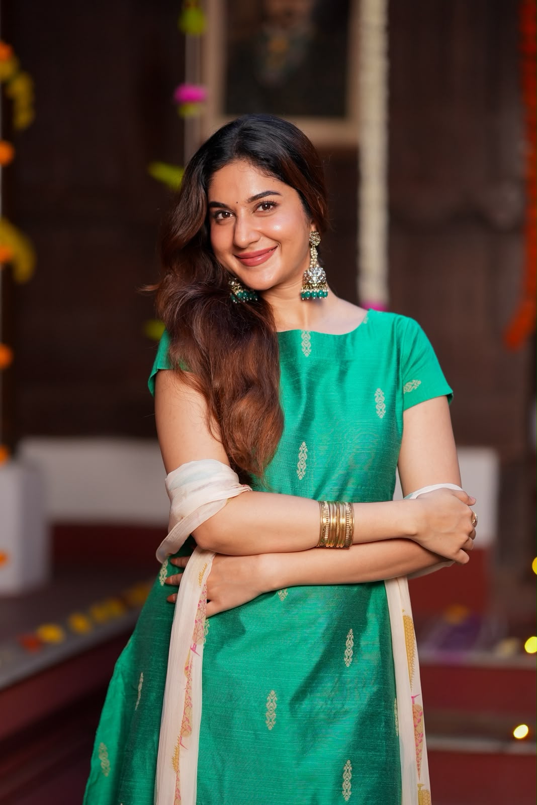 Green paisley zari woven kurti