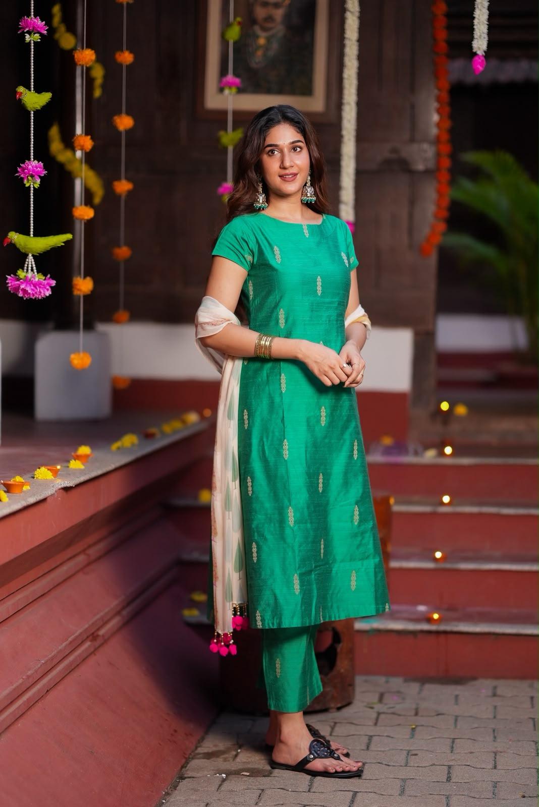 Green paisley zari woven kurti