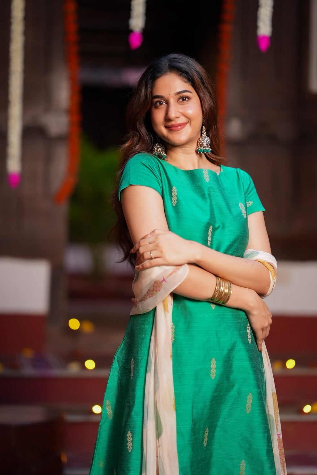Green paisley zari woven kurti