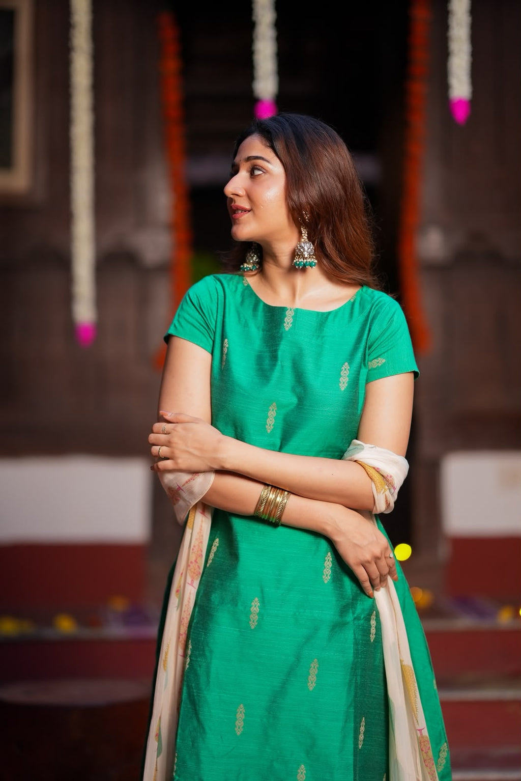 Green paisley zari woven kurti