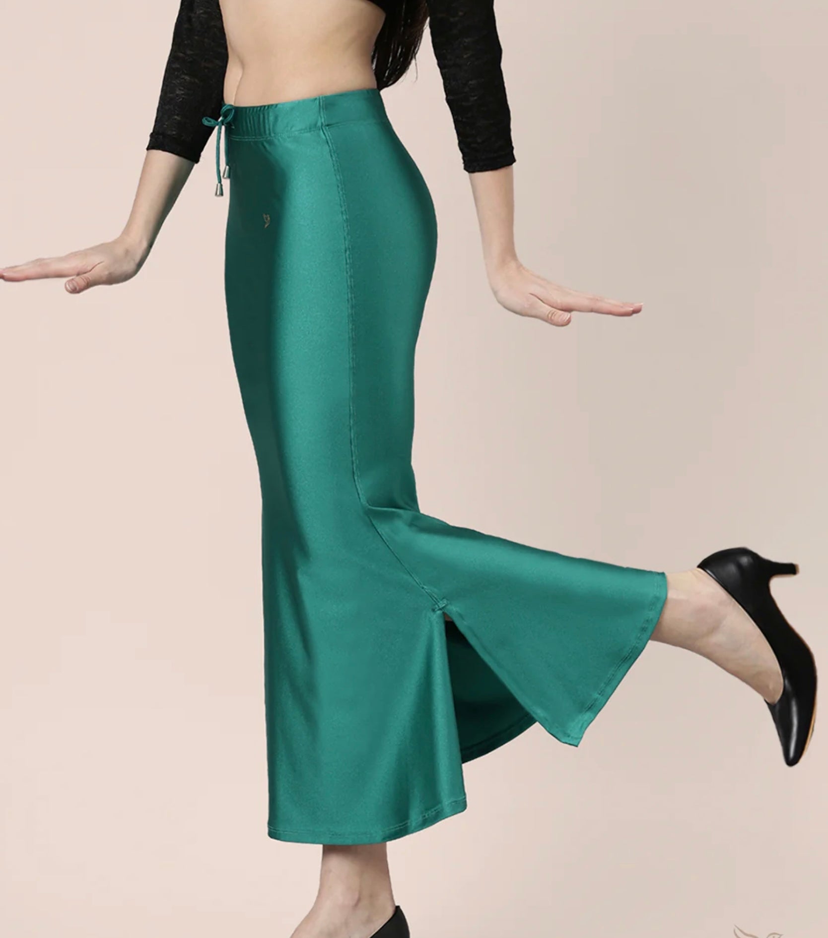 Emerald de lite Shimmer/satin women saree shape wear