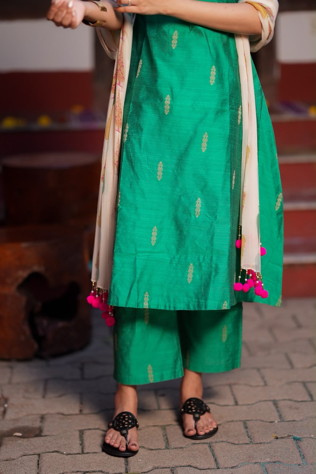 Green paisley zari woven kurti