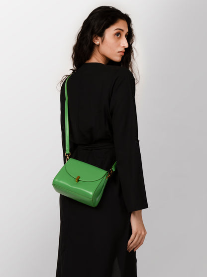 Women green solid hand bag