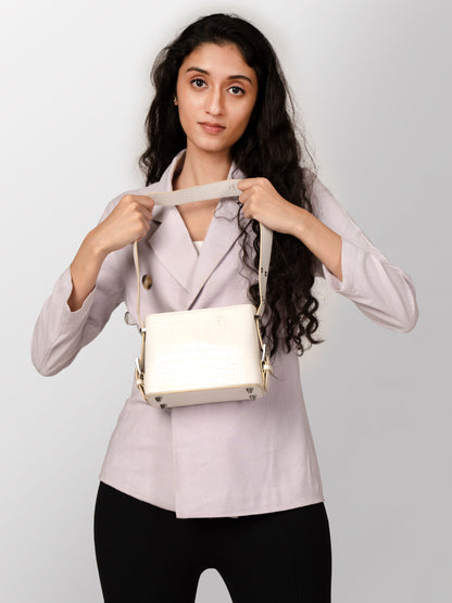 Women cream textured hand bag