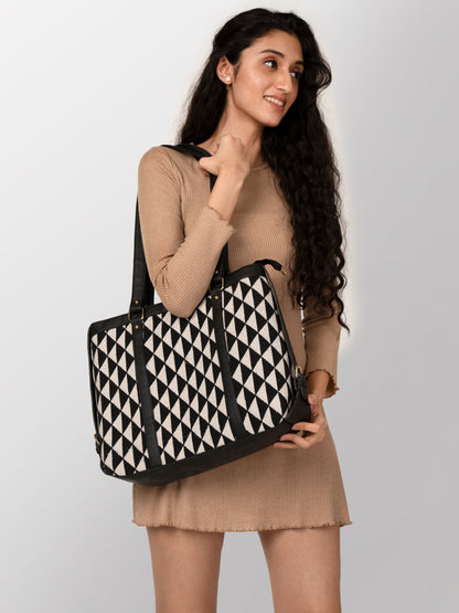 Black & white Women matrix textured office bag