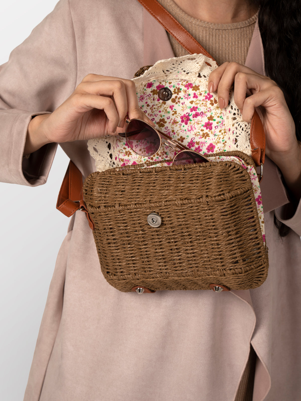Coffee Brown jute women outing bag
