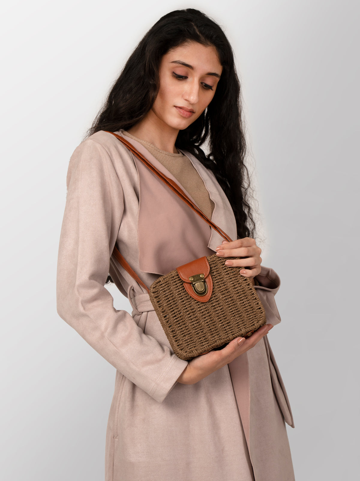 Brown jute women outing bag
