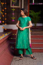 Green paisley zari woven kurti