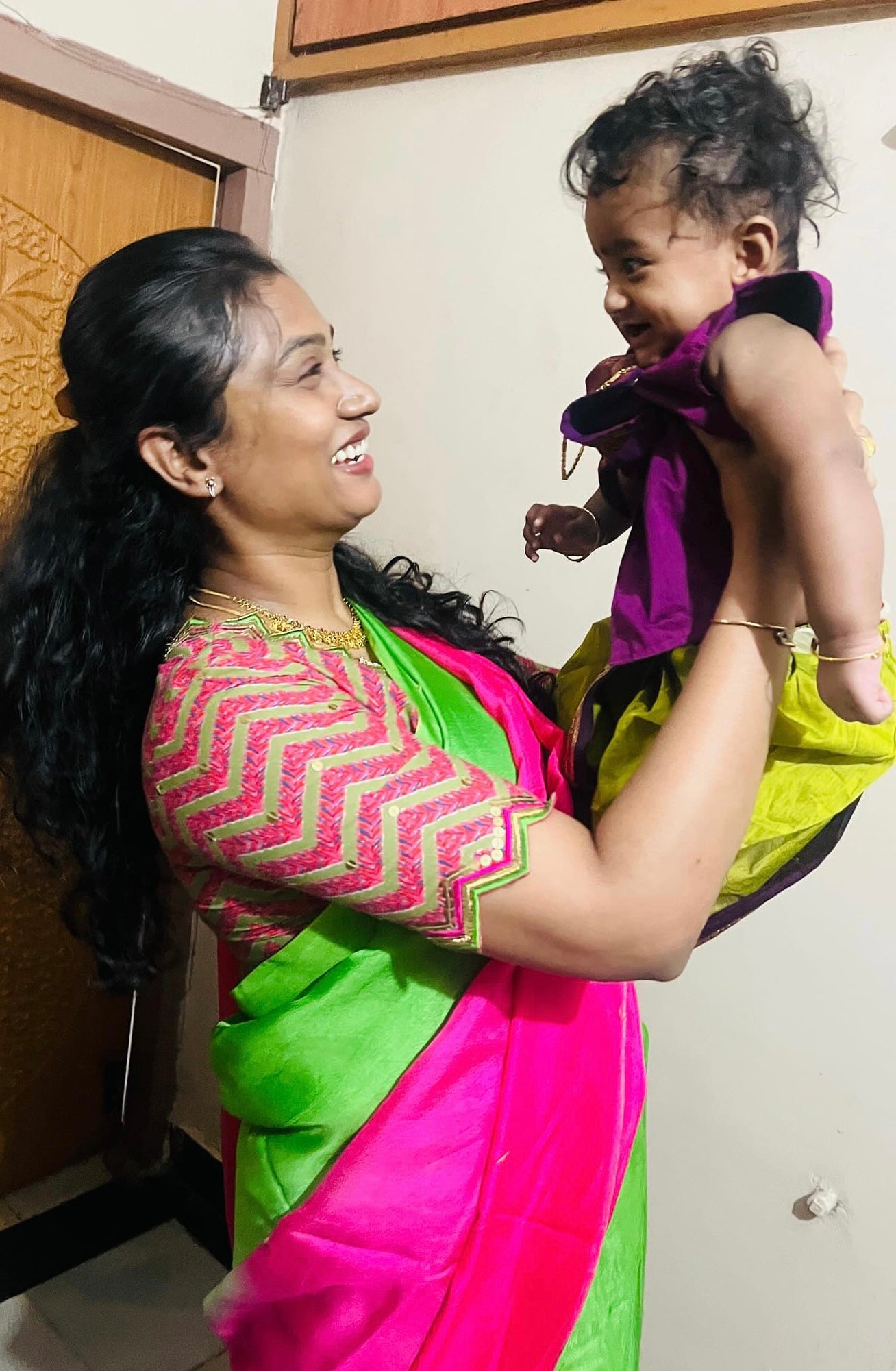 Pink & green jute saree with hand printed embroidery blouse