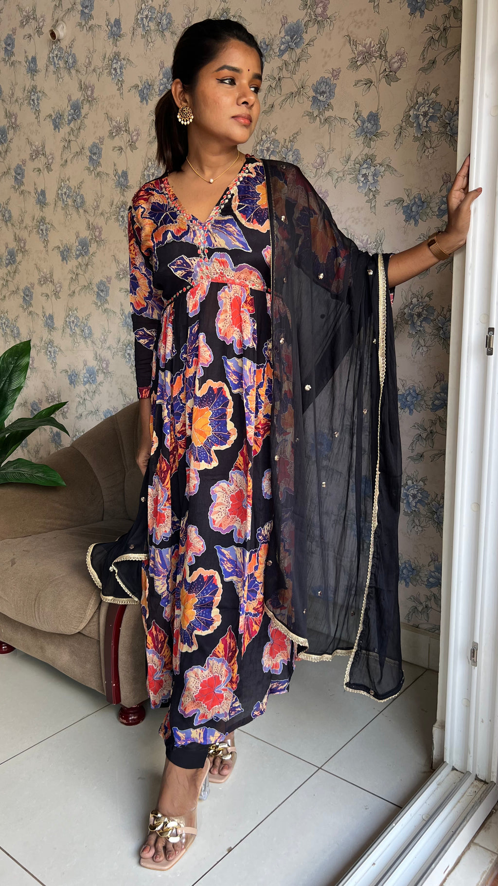 Black floral embroidered 3 piece kurti suit