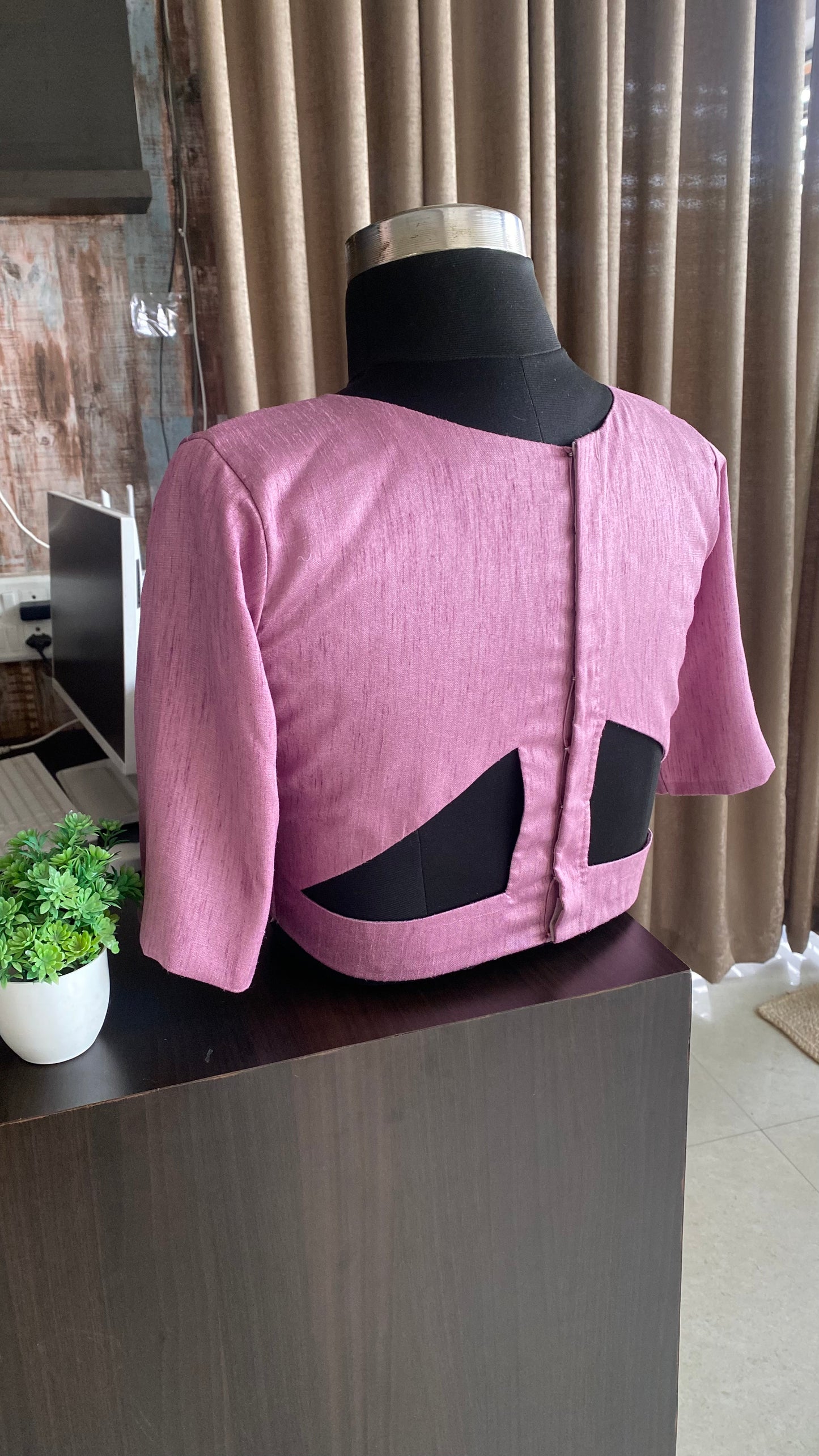 Onion pink silk V neck patterned blouse