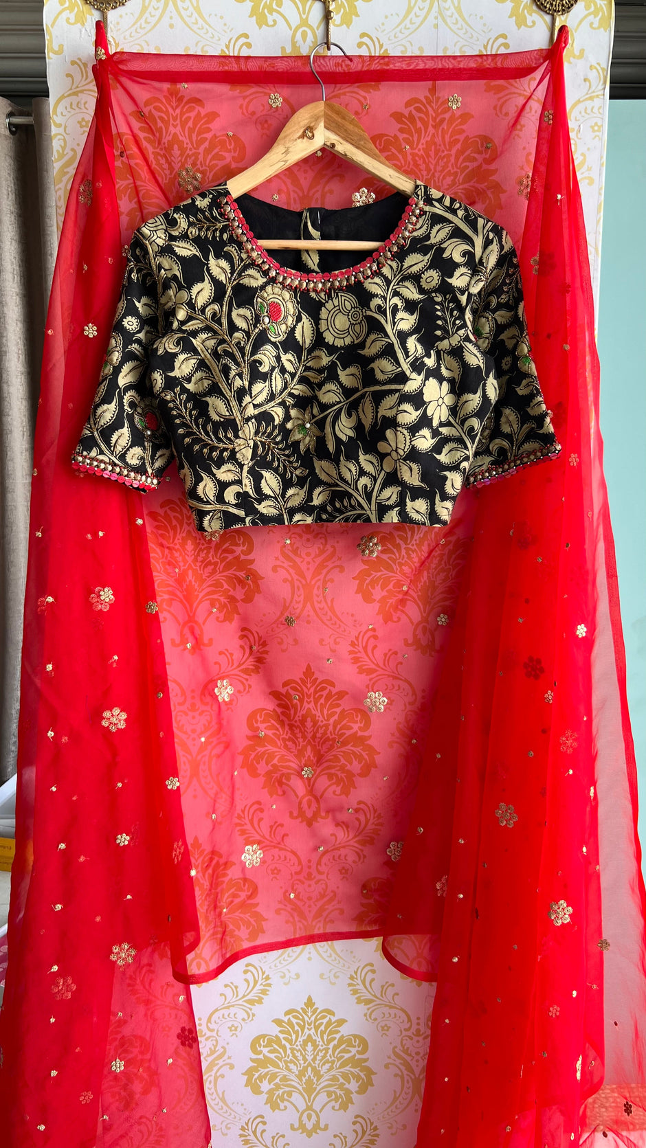 Golden Pink Pure Linen Weaving With Contrast Pallu & Blouse