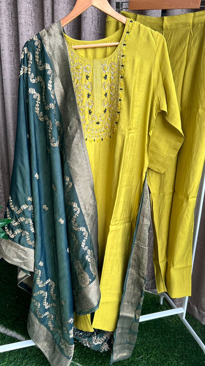 Green silk embroidered 3 piece kurti set