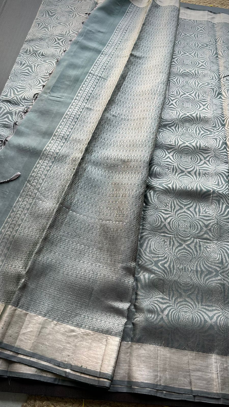 Grey silver kanjivaram silk saree with blouse