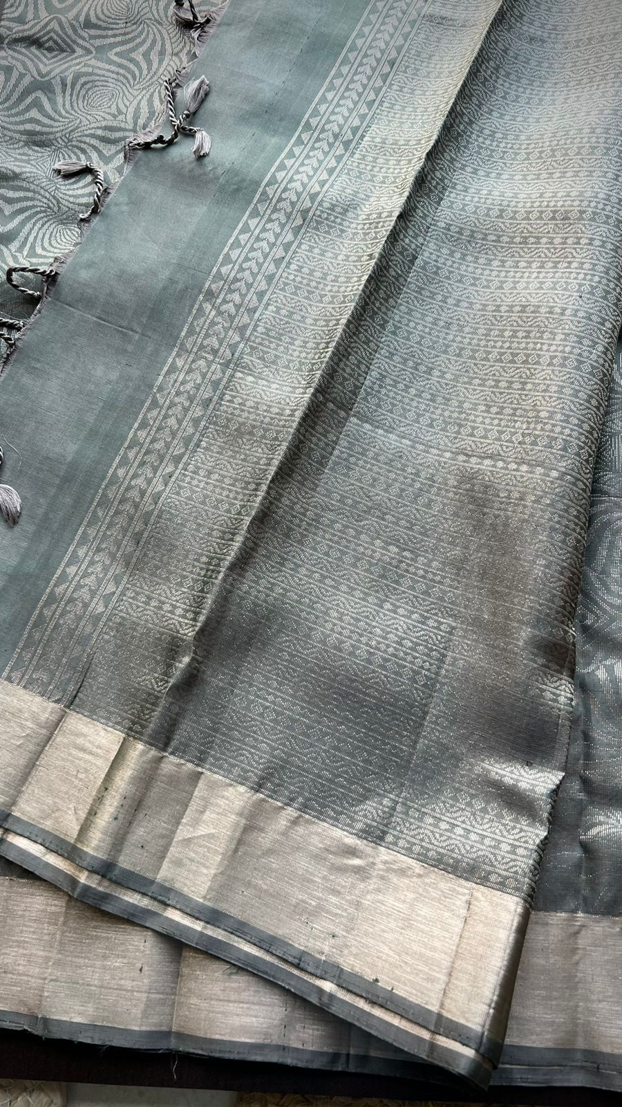 Grey silver kanjivaram silk saree with blouse