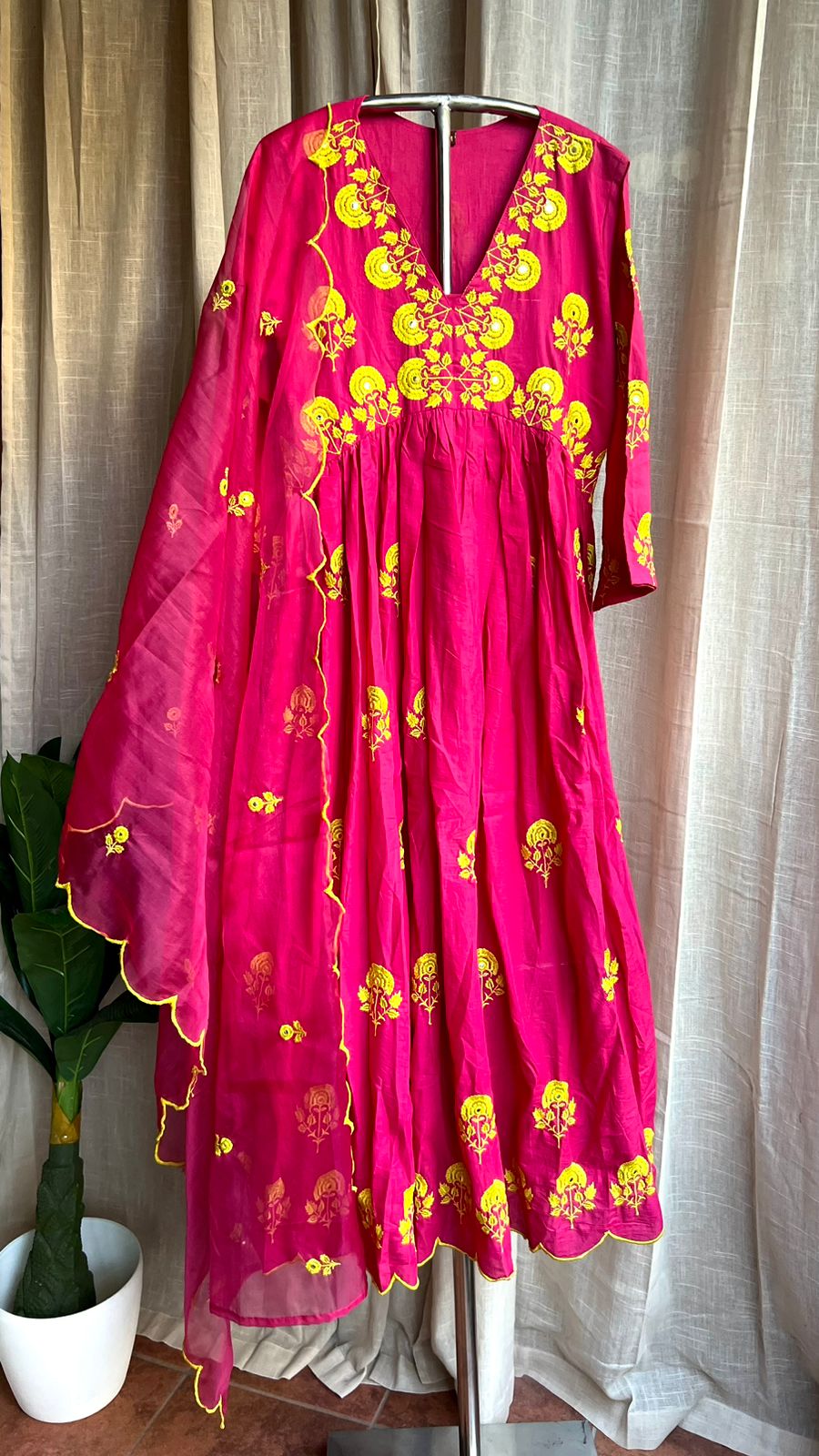 Pink cotton embroidery worked 3 piece kurti suit