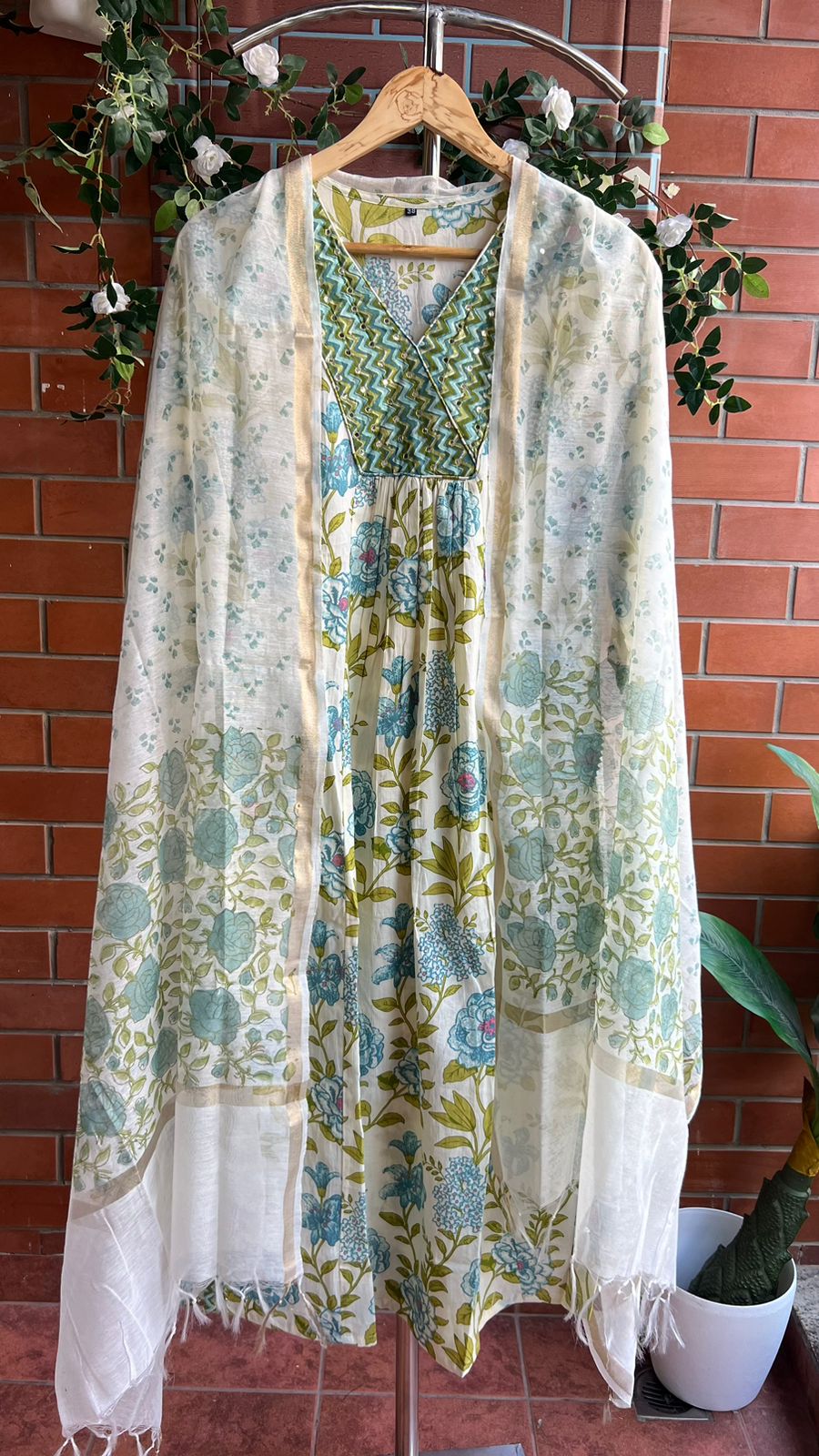 Half white & green floral cotton embroidered 3 piece kurti suit