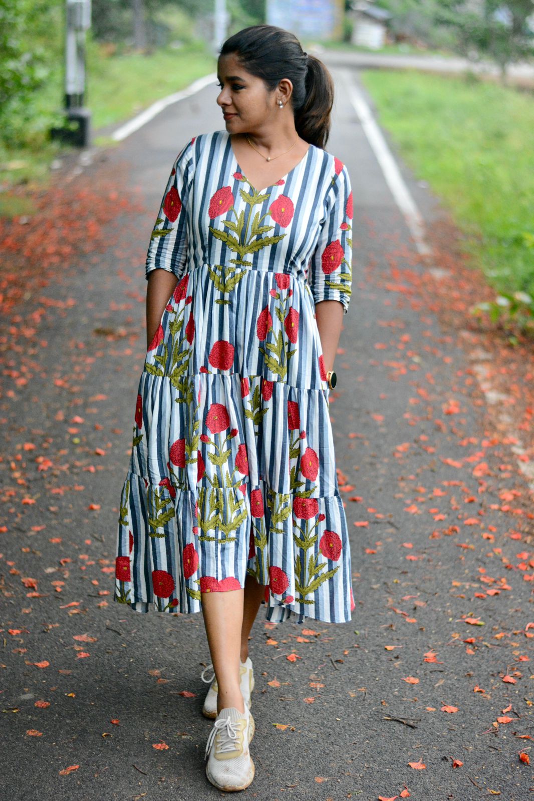 Grey & white floral printed 3 layered cotton kurti top