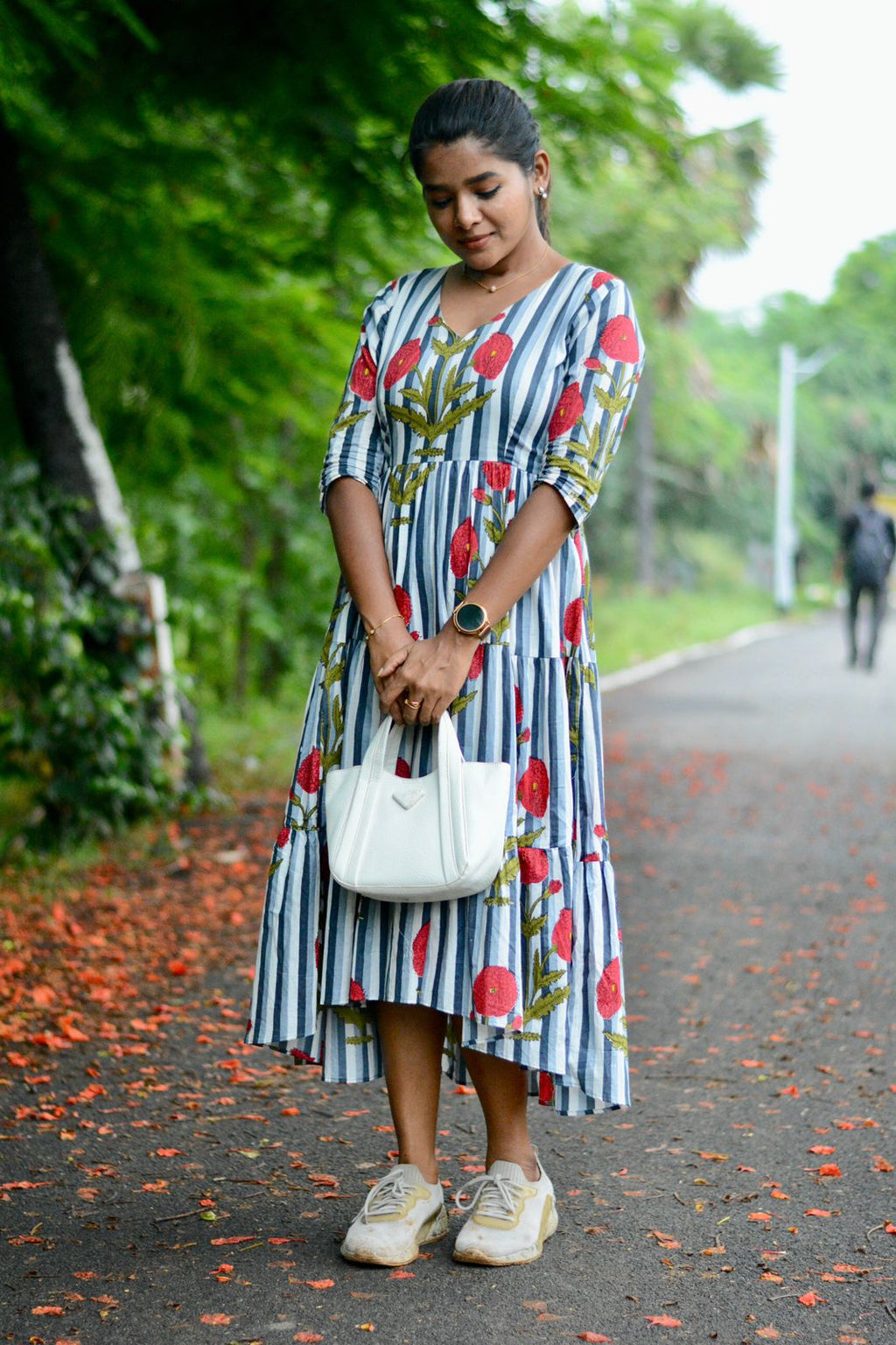 Grey & white floral printed 3 layered cotton kurti top