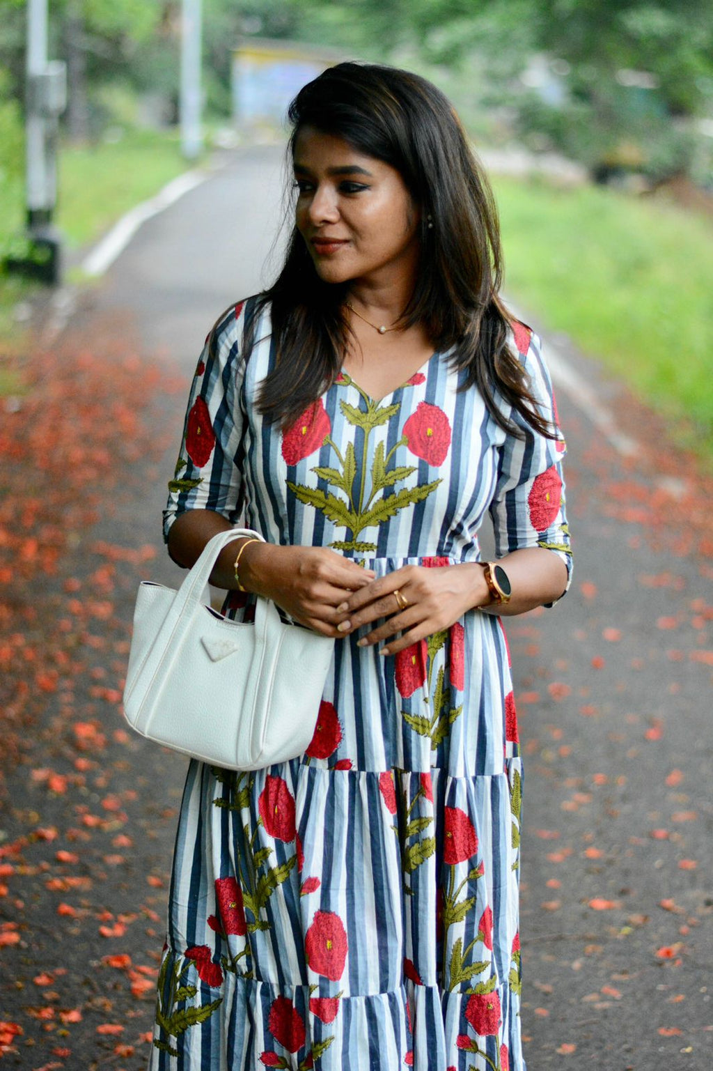 Grey & white floral printed 3 layered cotton kurti top
