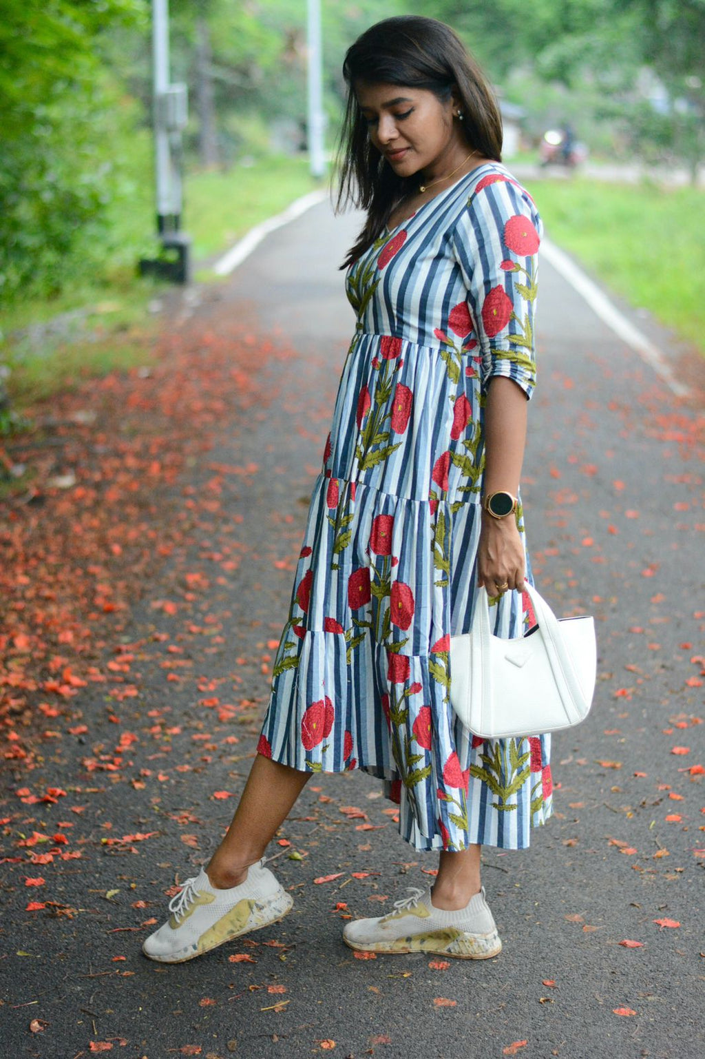 Grey & white floral printed 3 layered cotton kurti top