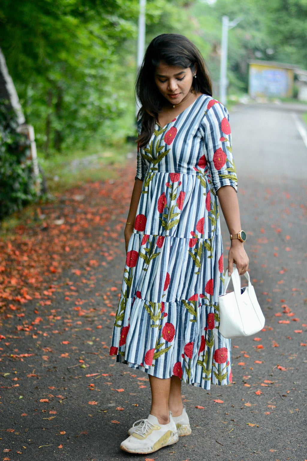 Grey & white floral printed 3 layered cotton kurti top