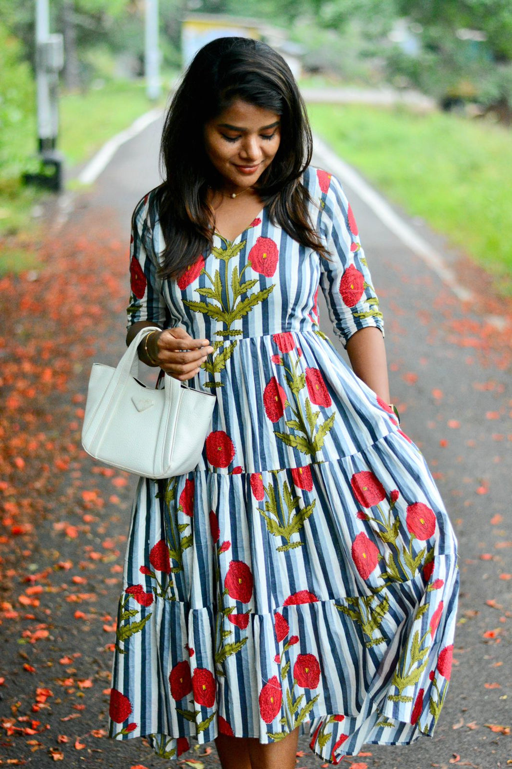 Grey & white floral printed 3 layered cotton kurti top