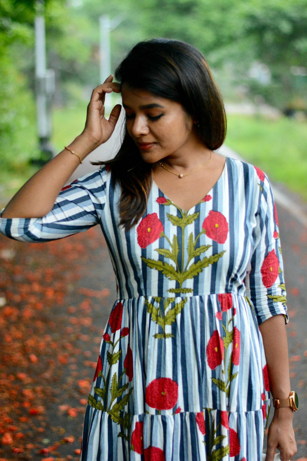 Grey & white floral printed 3 layered cotton kurti top