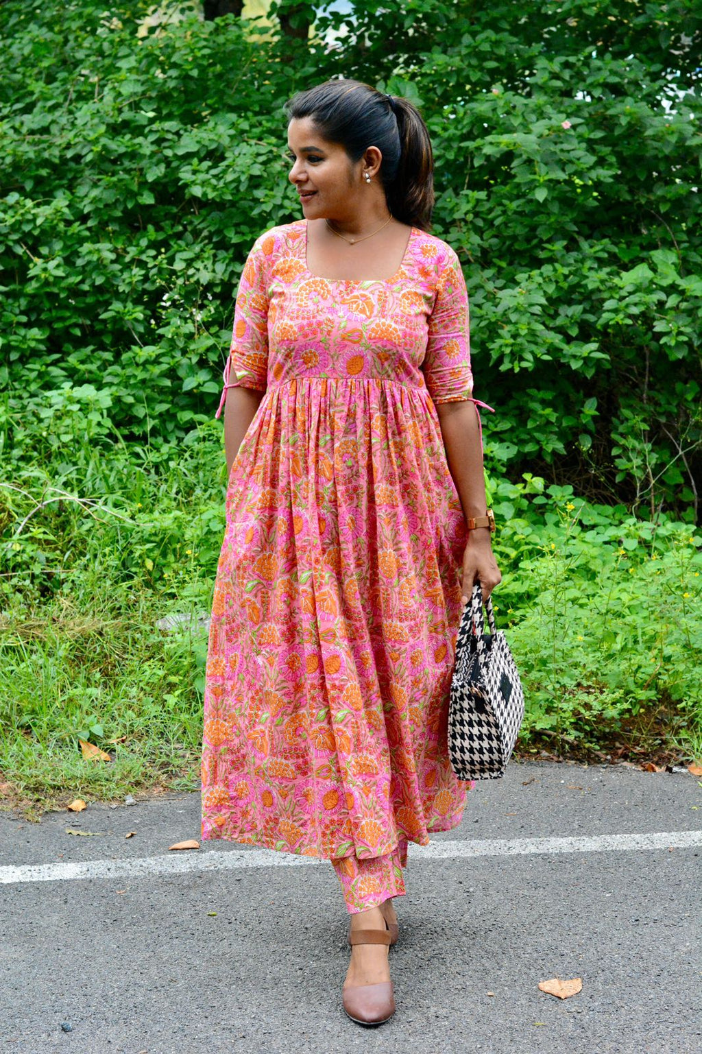 Pink floral printed cotton 2 piece kurti suit