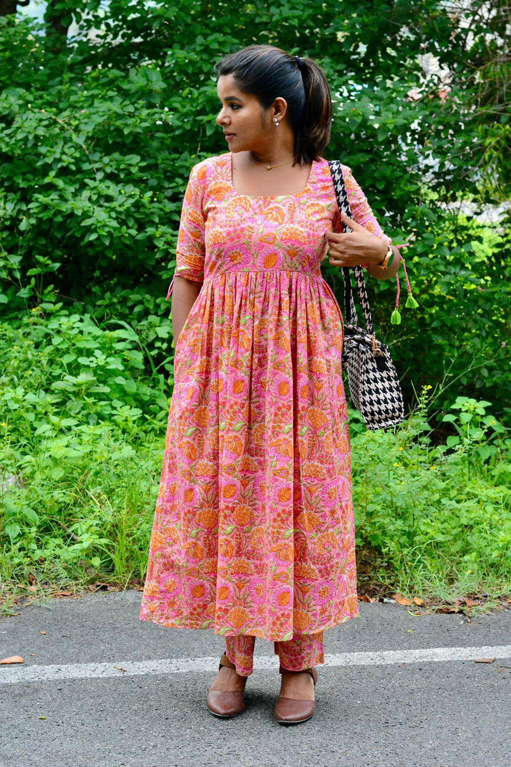 Pink floral printed cotton 2 piece kurti suit