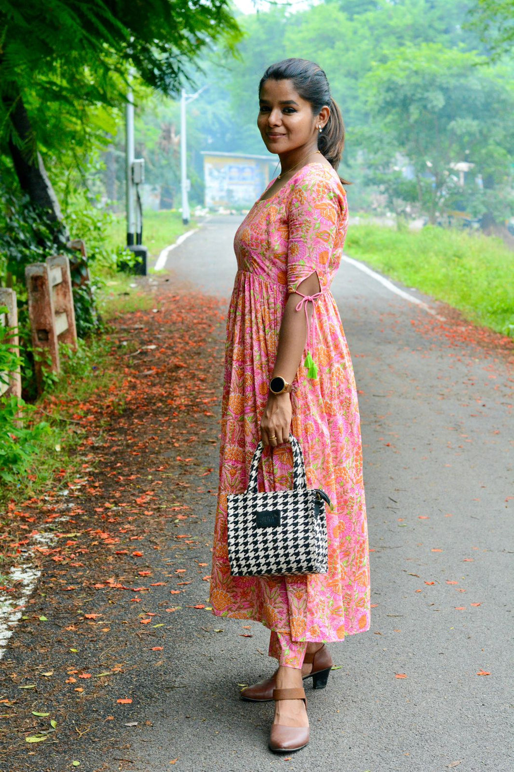 Pink floral printed cotton 2 piece kurti suit