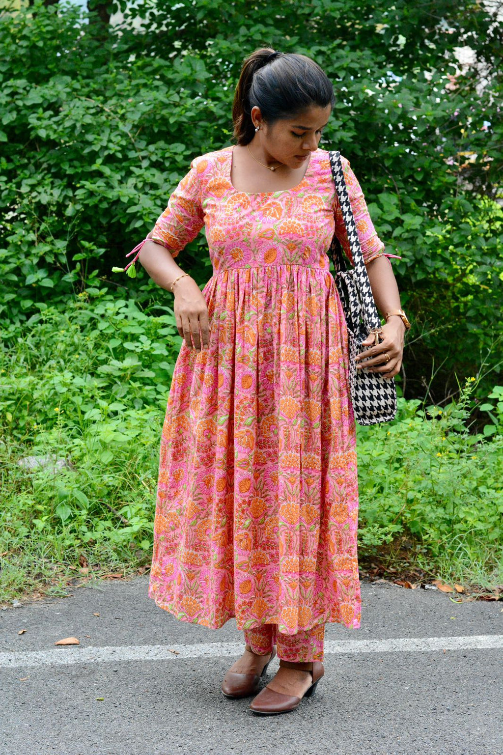 Pink floral printed cotton 2 piece kurti suit