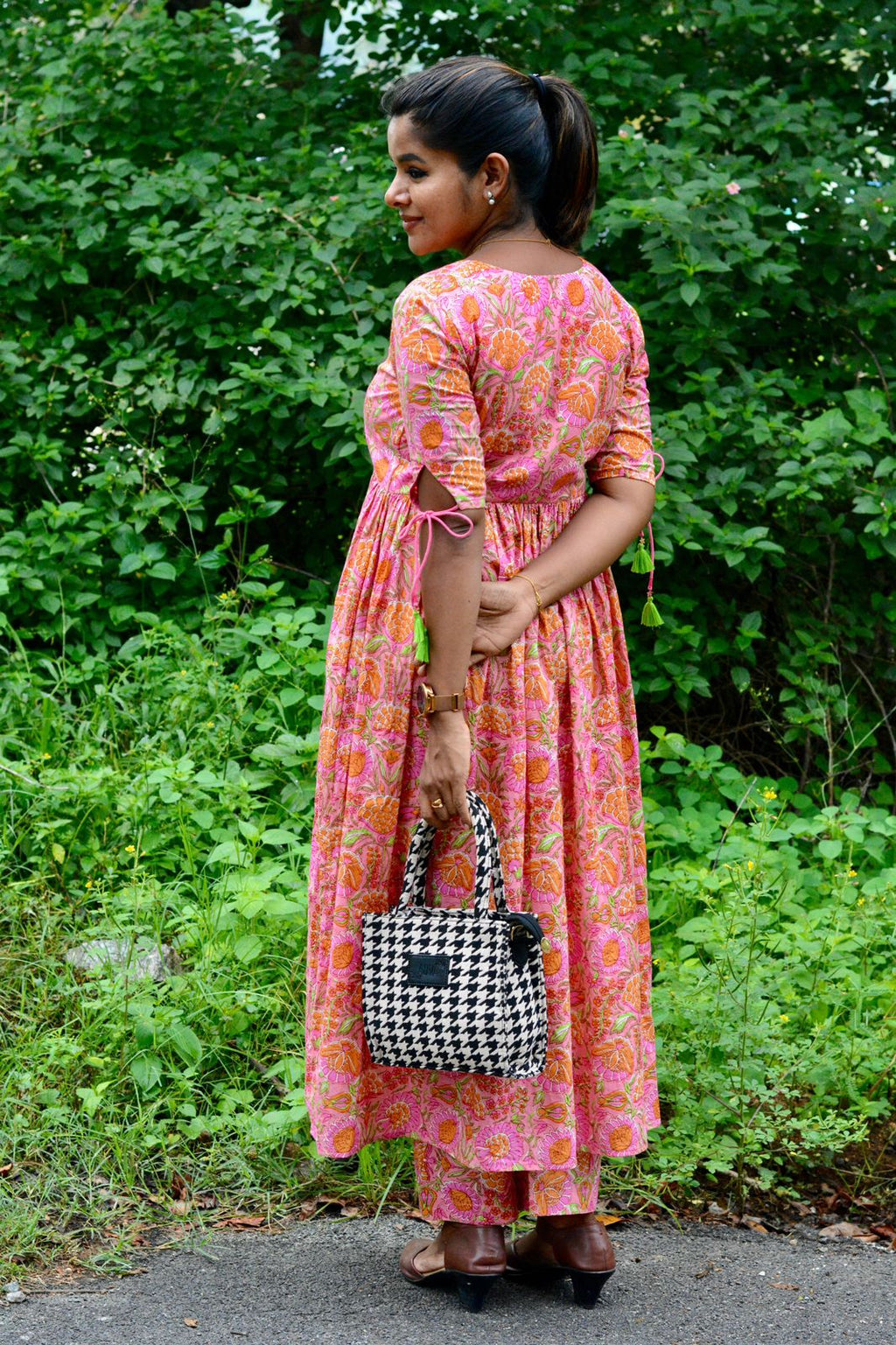 Pink floral printed cotton 2 piece kurti suit