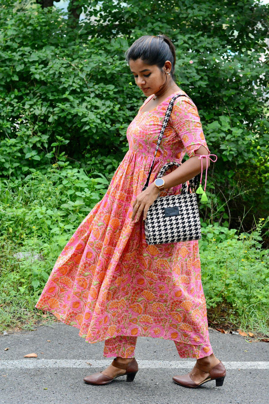 Pink floral printed cotton 2 piece kurti suit