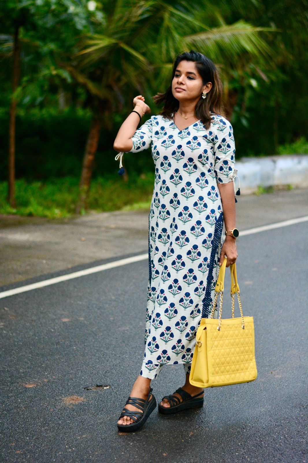 Blue & white floral printed cotton 2 piece kurti suit