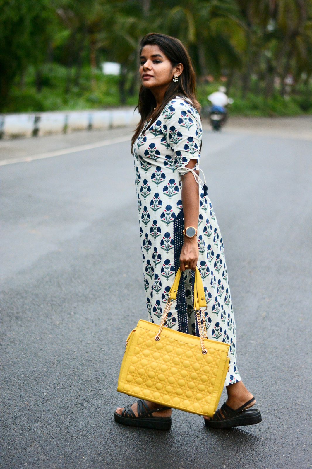 Blue & white floral printed cotton 2 piece kurti suit