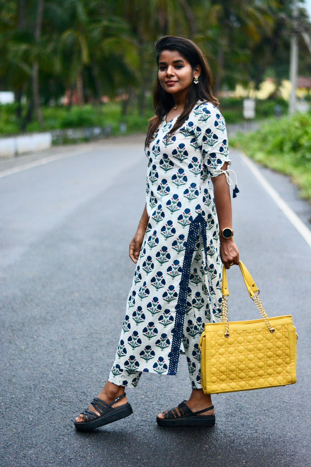 Blue & white floral printed cotton 2 piece kurti suit