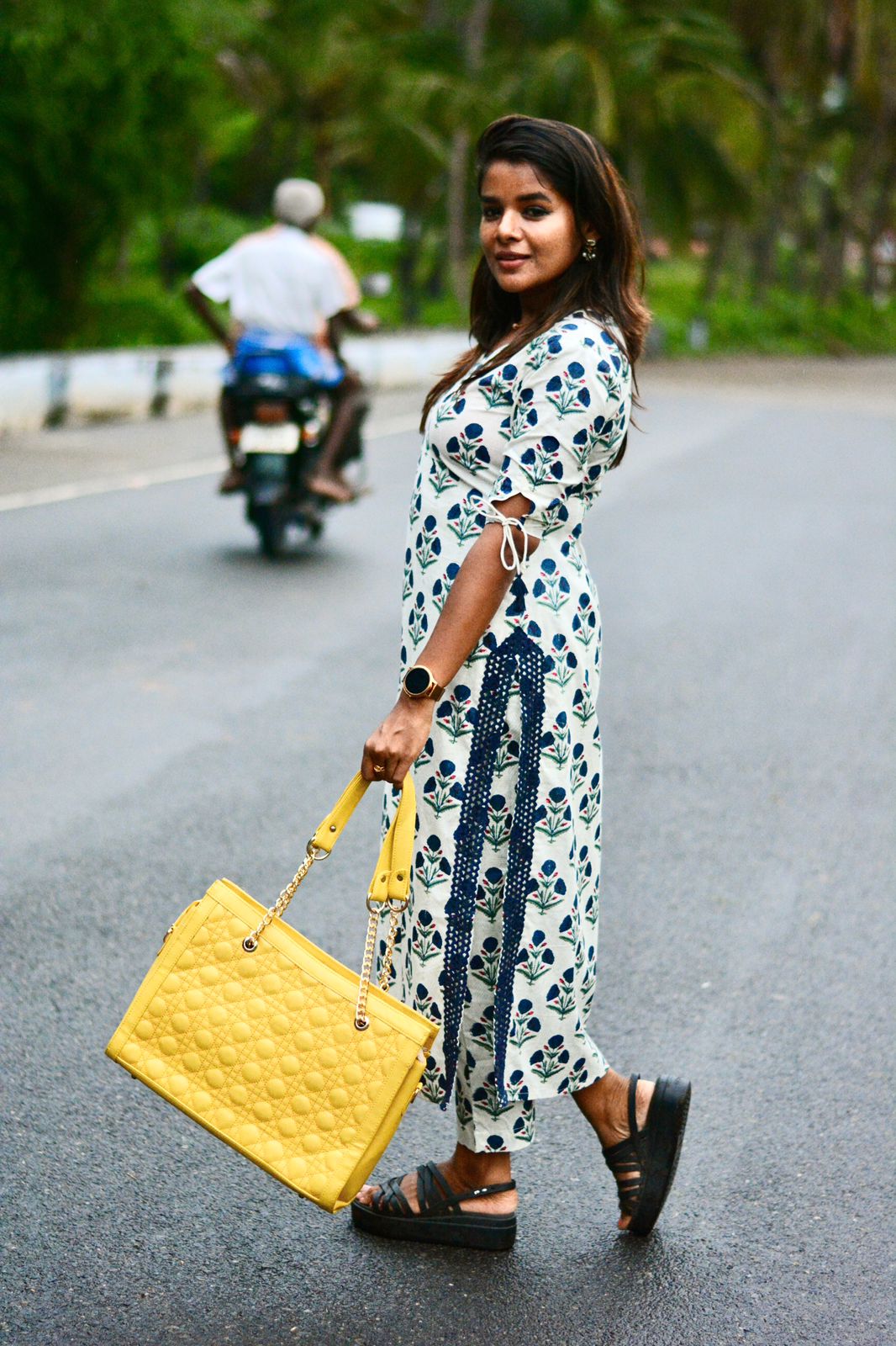 Blue & white floral printed cotton 2 piece kurti suit
