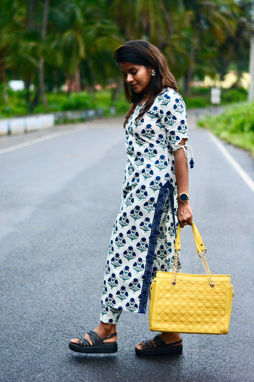 Blue & white floral printed cotton 2 piece kurti suit