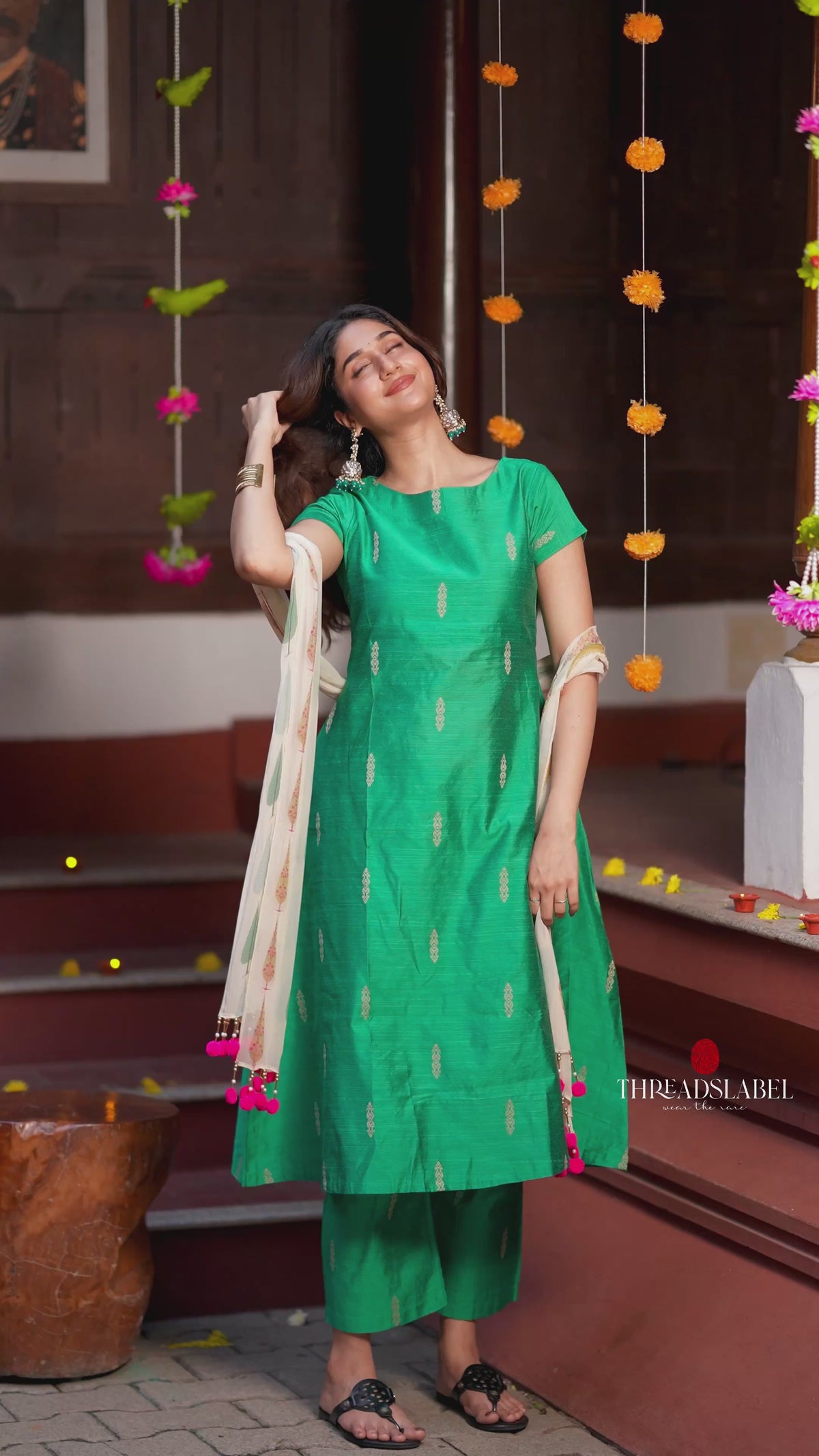 Green paisley zari woven kurti